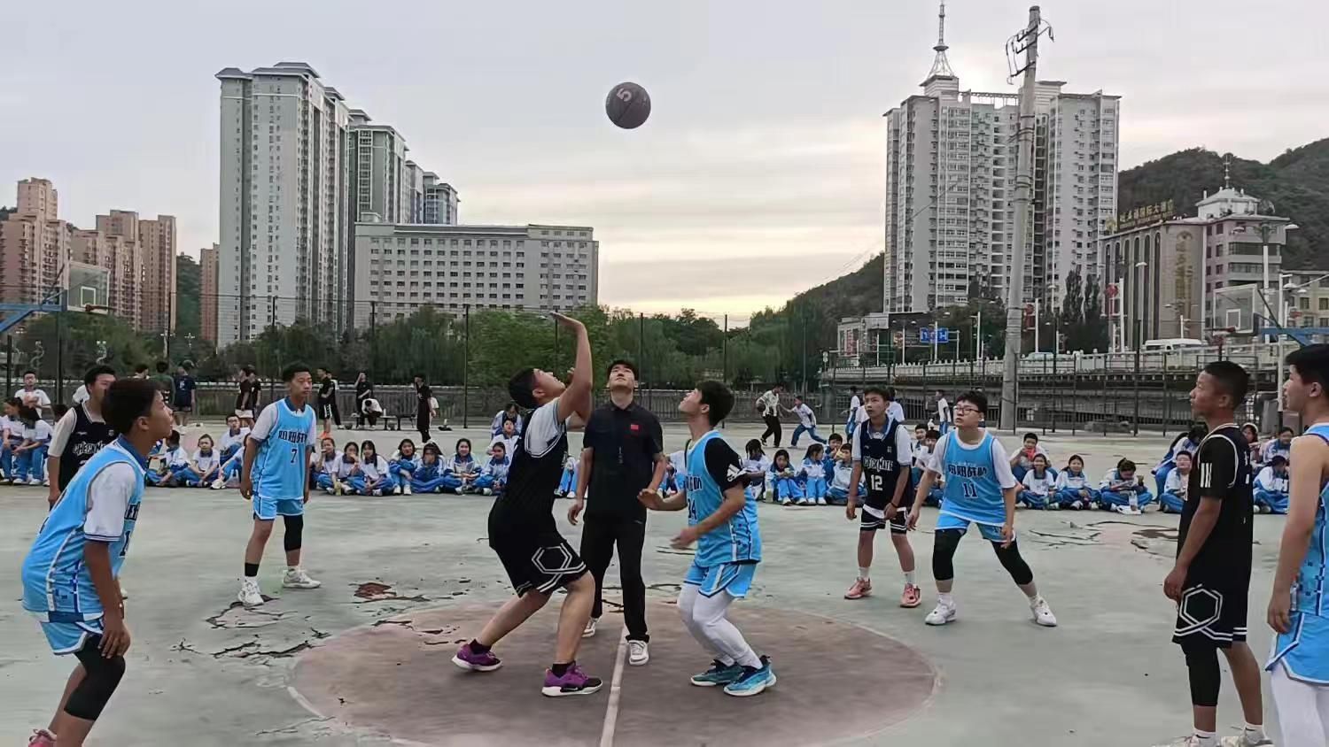 NBA球星邀请赛精彩上演，火爆球场引爆气氛